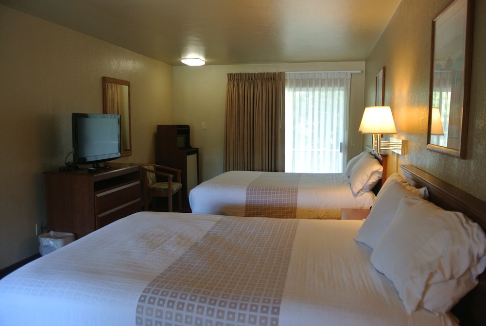 Vino Inn & Suites (ex Rancho Tee Motel) 26/63