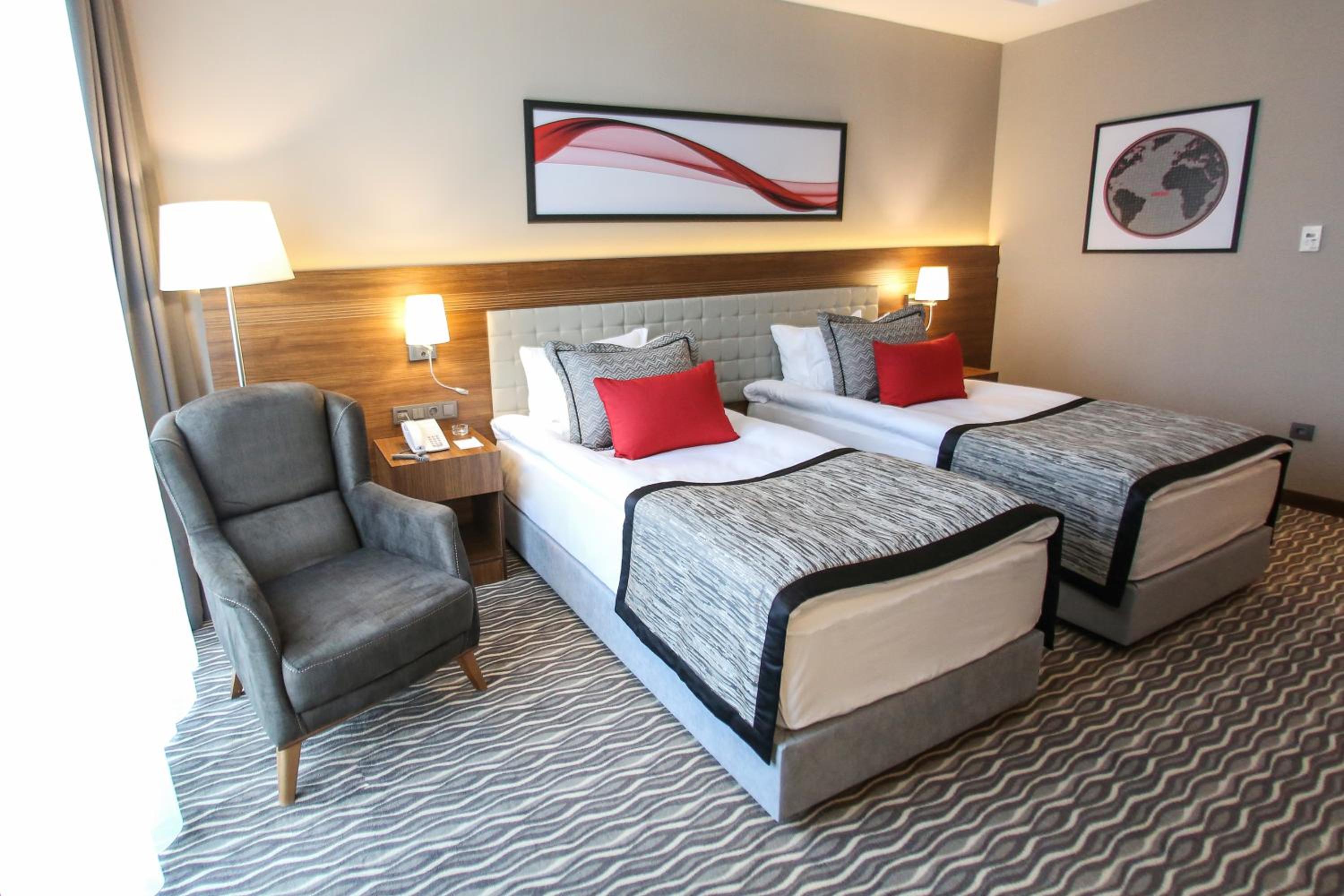 Deluxe, Twin Beds