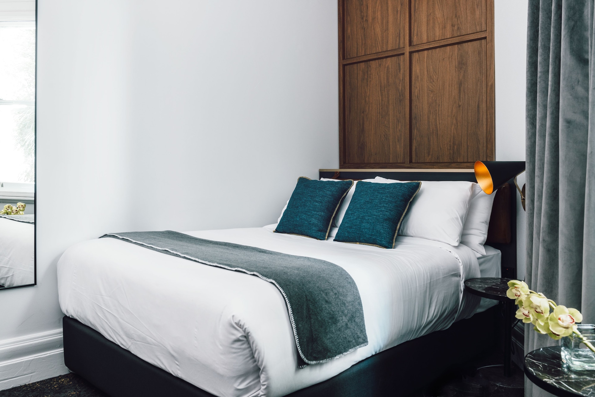 Micro Room, Queen Bed