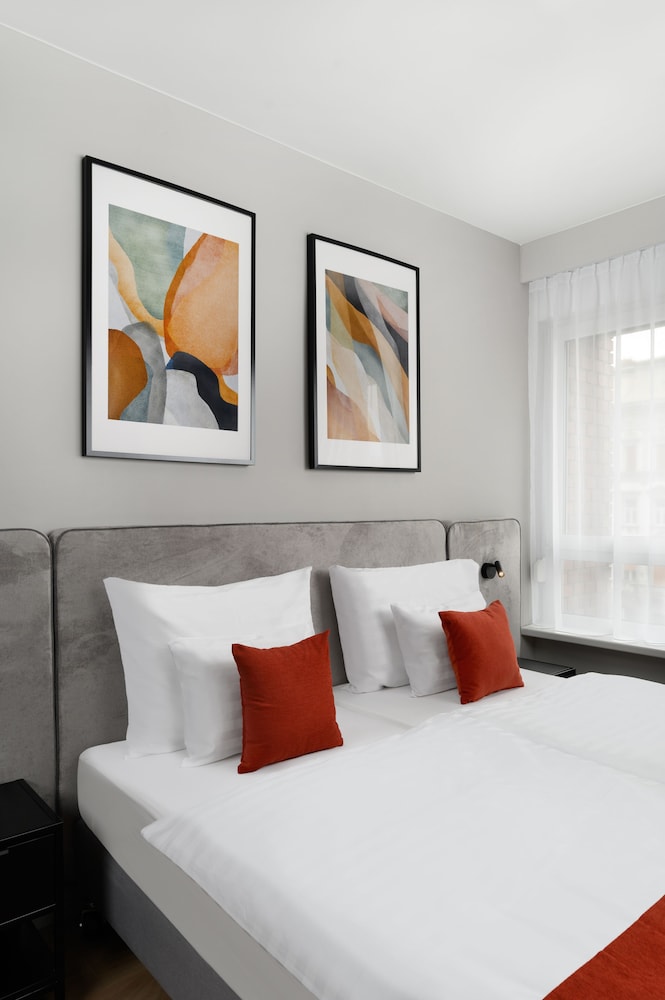 STUDIO, APARTMENT