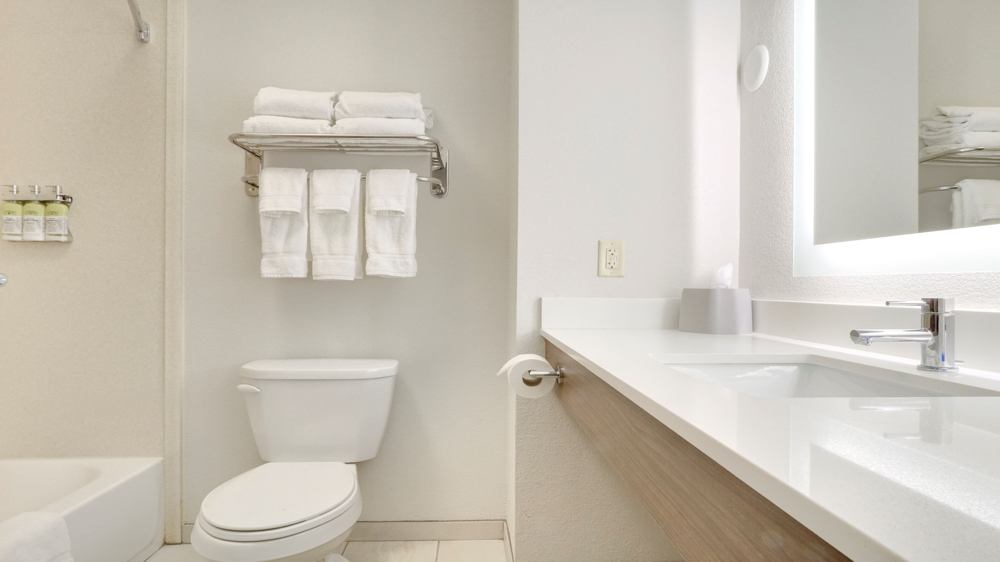 Holiday Inn Express Suites Portland 48/48