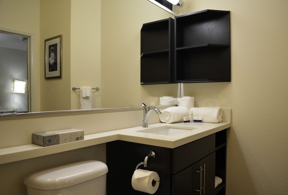 Candlewood Suites Greenville 27/28