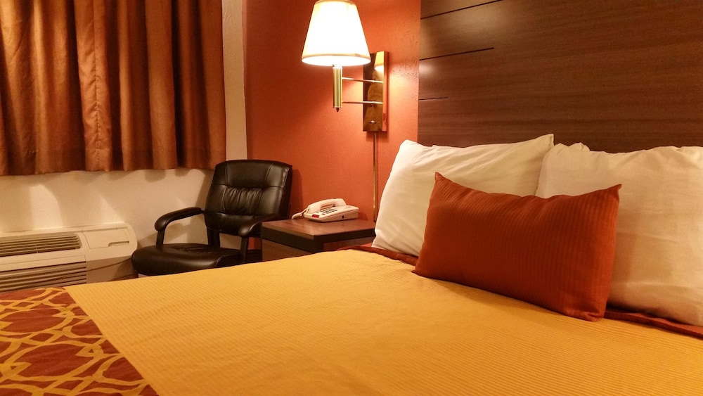 Americas Best Value Inn Liberal 13/30