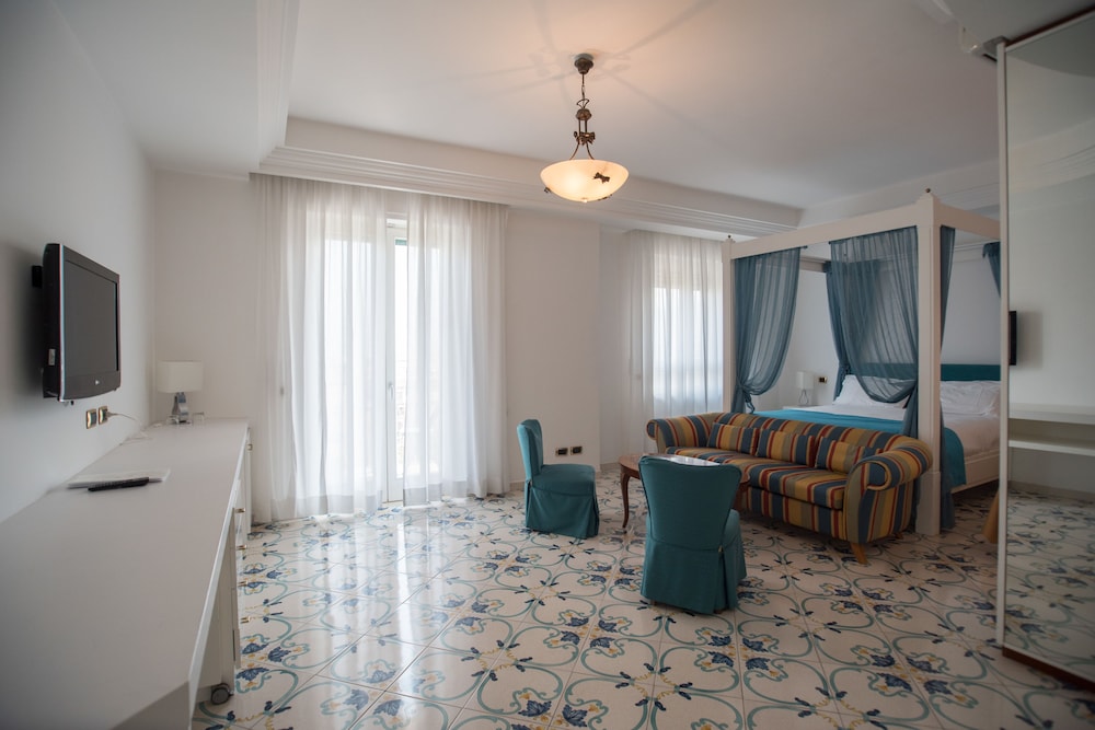 Hotel Villa Maria 47/63