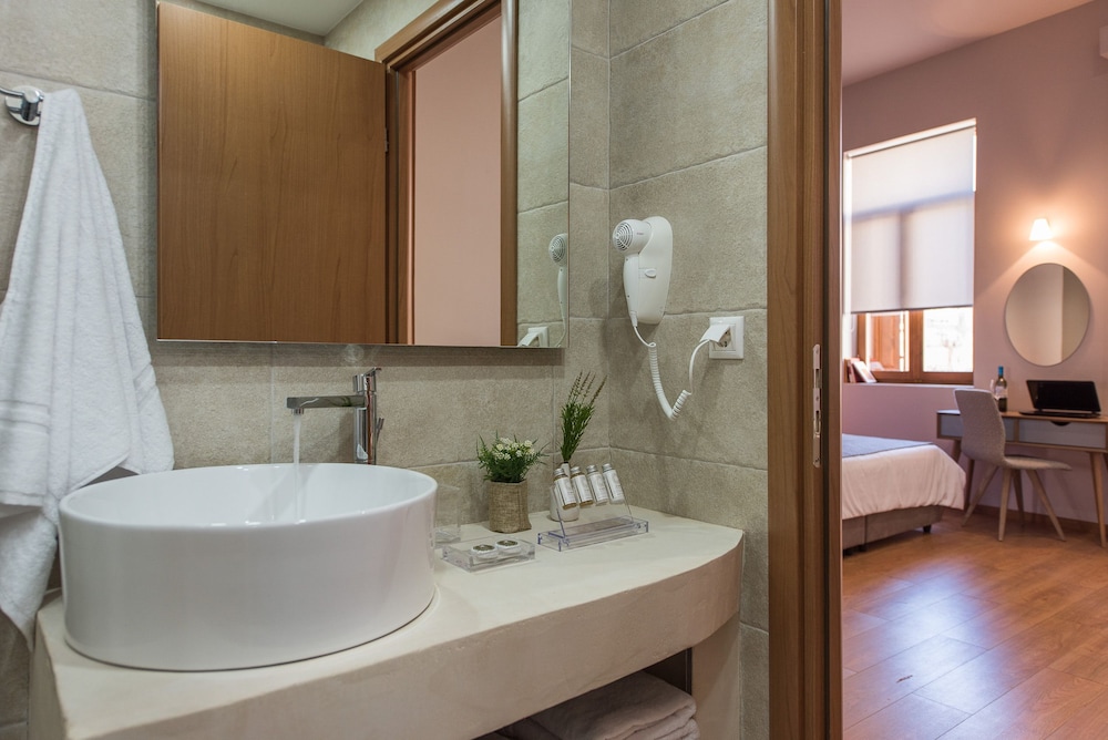 Bluebell Luxury Suites 39/42