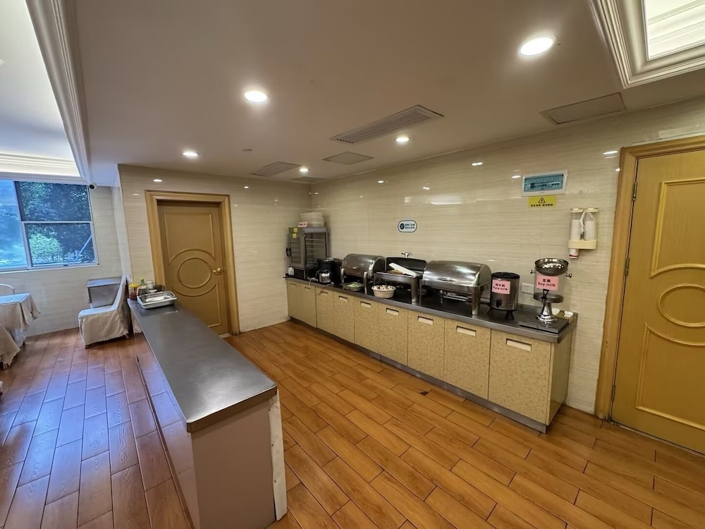 Vienna 3 Best Hotel (Guangzhou Convention & Exhibition Center Chigang Road) 45/55