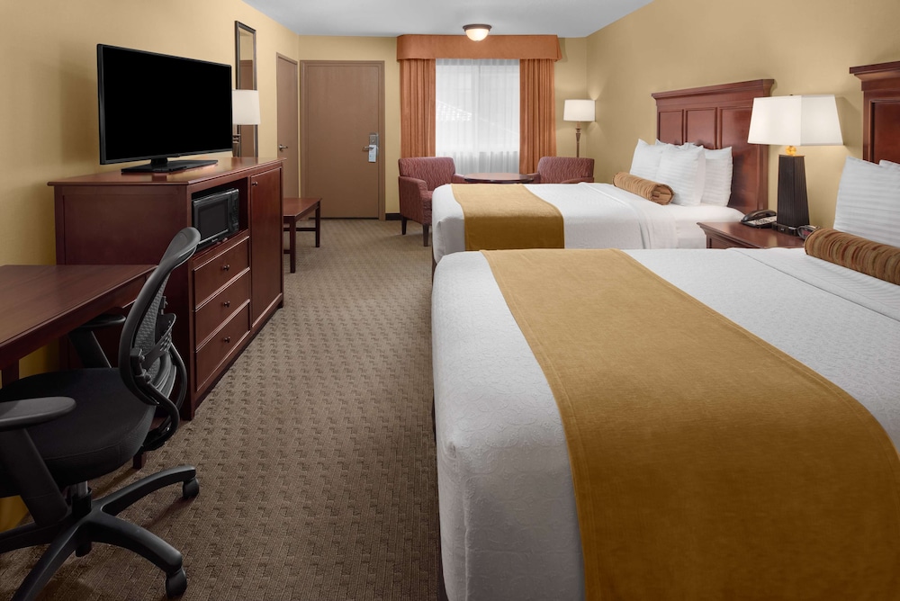 Best Western Plus Redondo Beach Inn 17/34