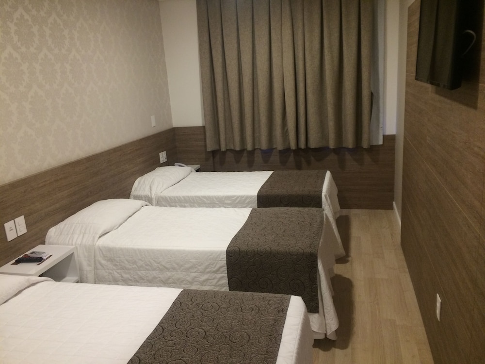 Holiday And Business Hotel 26/50