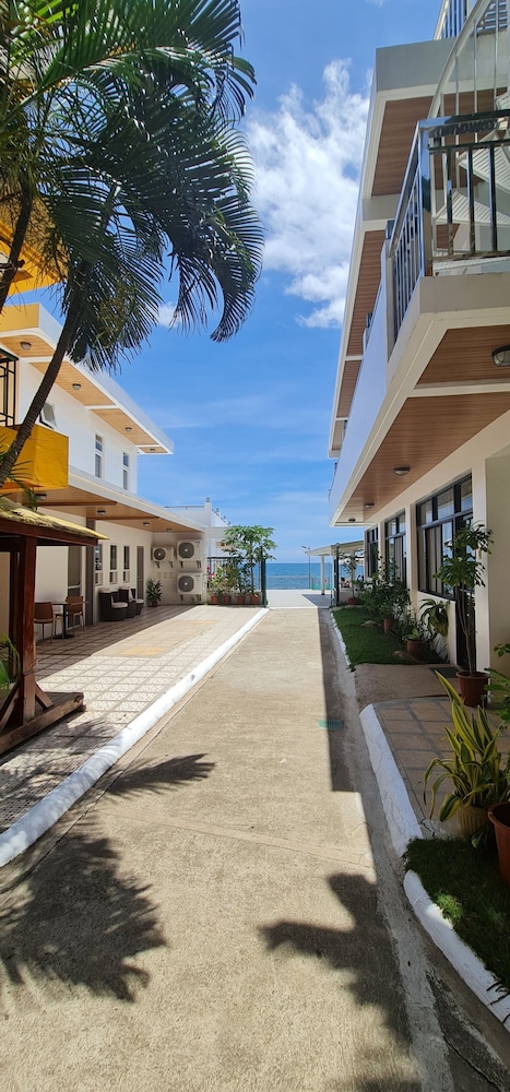Marvins Seaside Inn 35/50