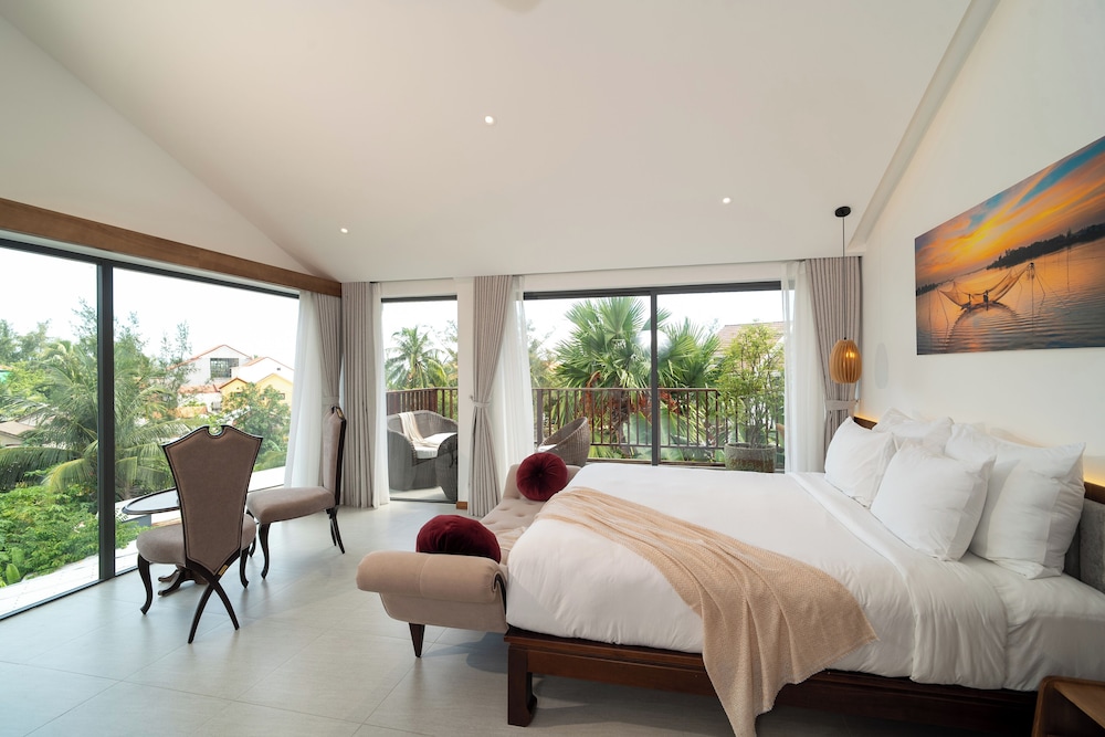 PREMIER, PARTIAL SEA VIEW