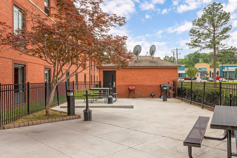 MainStay Suites Little Rock West Near Medical Centers 53/57