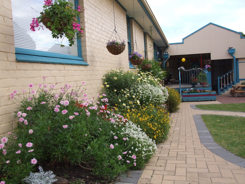 1849 Backpackers Hotel 46/50