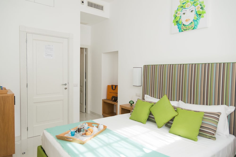 Sorrento Luxury Rooms 8/42
