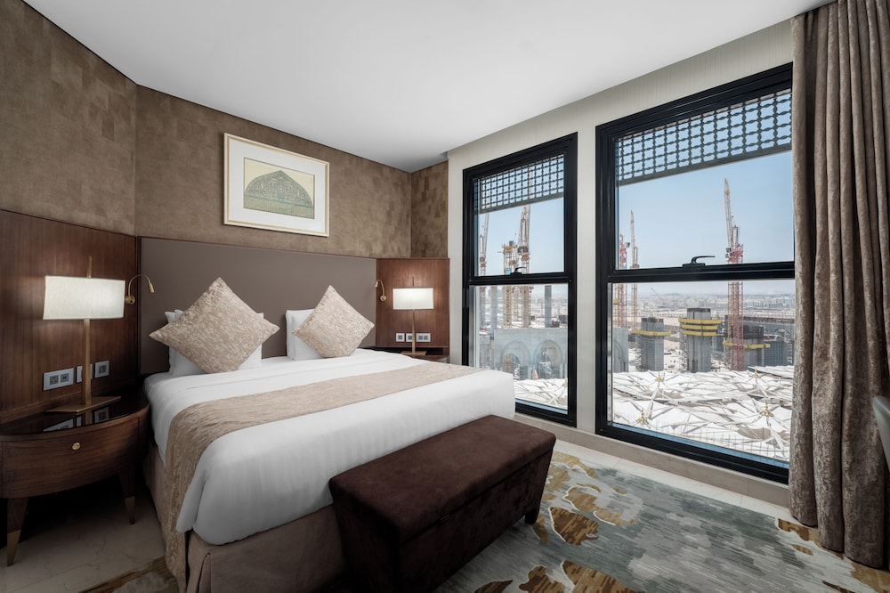 Premier Suite Haram View One Bedroom King Bed