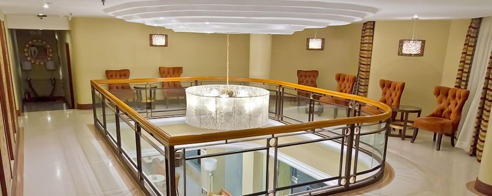 Royal Garden Hotel 33/44