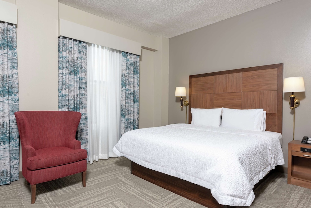 Hampton Inn Indianapolis Downtown Across From Circle Centre 18/75