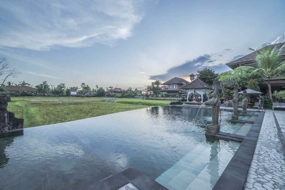 Cendana Resort Spa 60/70