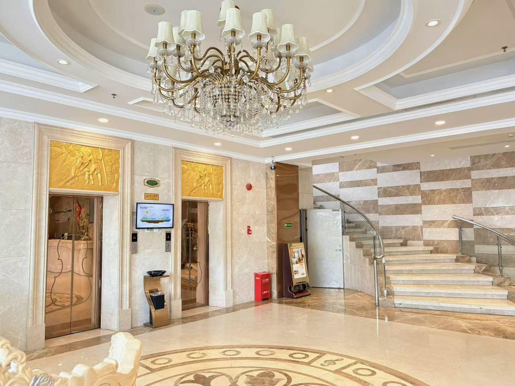 Vienna Hotel Huizhou (Huabianling Square Branch) 13/50
