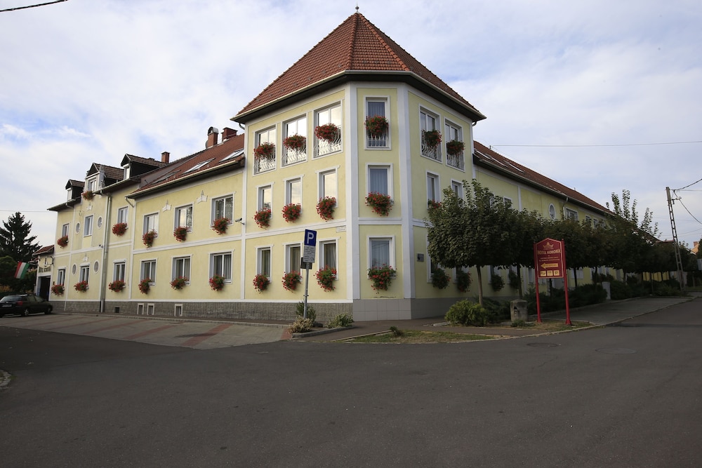 Hotel Korona Eger 3/66