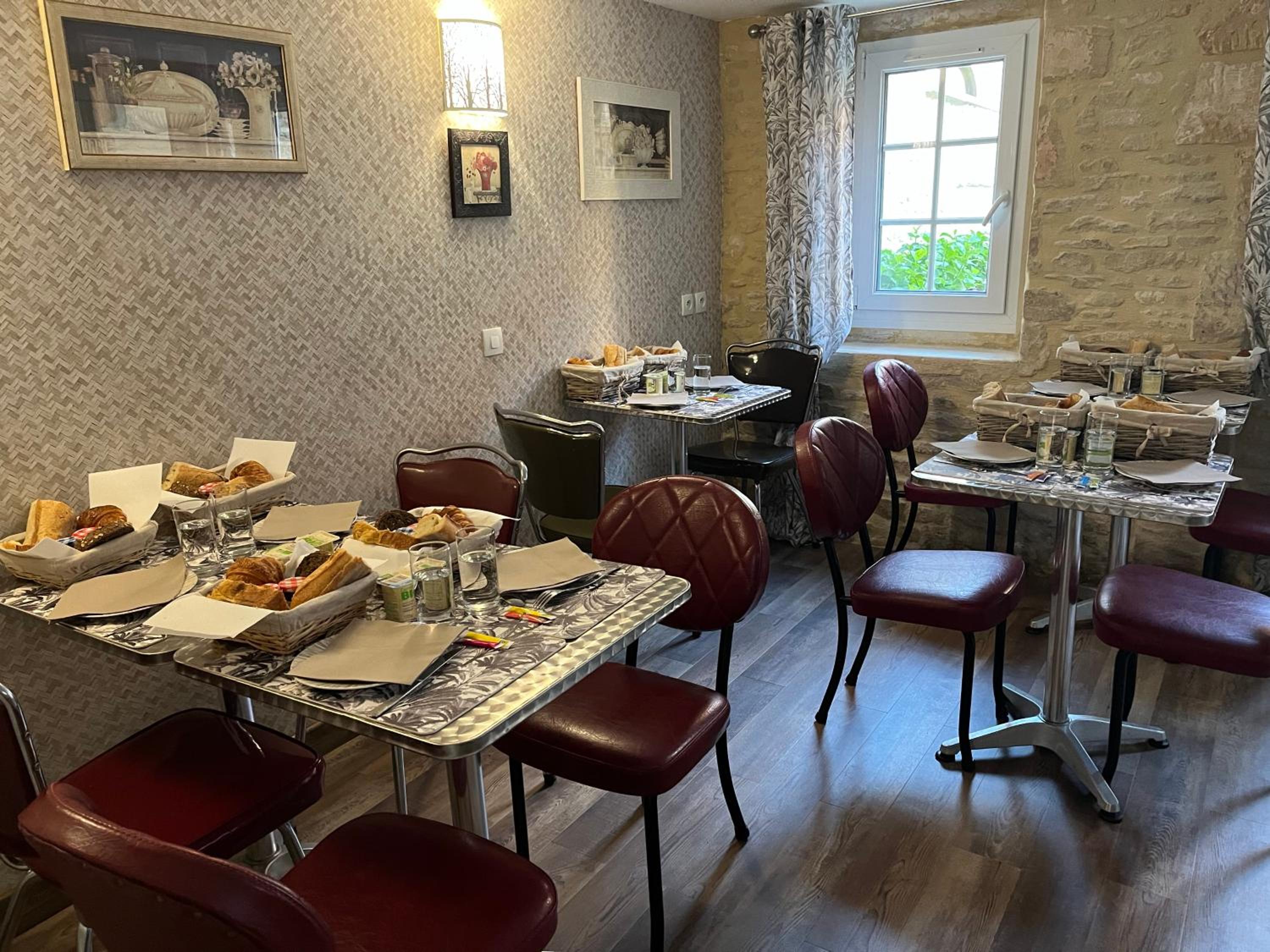AUBERGE DE LA MUE 8/20