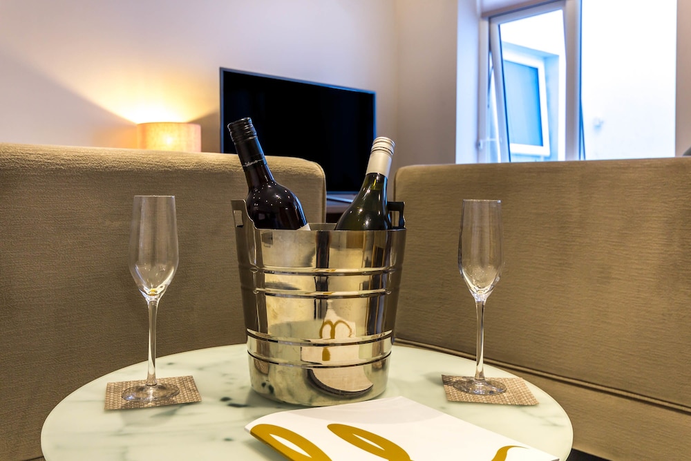 Basinghall Suites 13/33