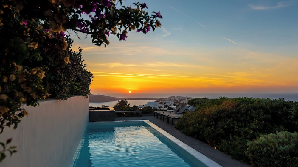 270 Oia's View 32/50