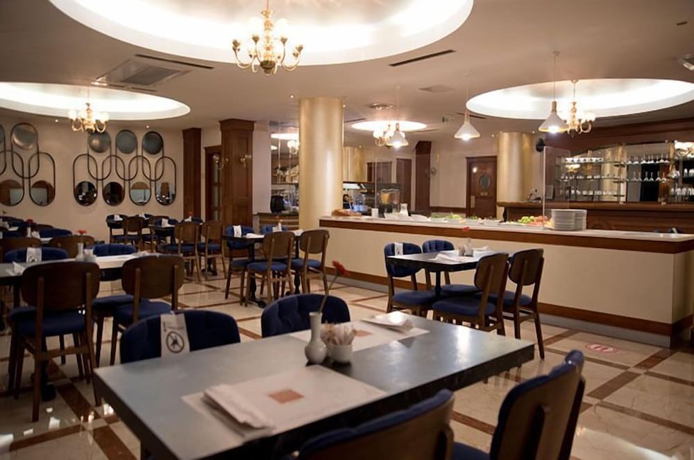 Taksim Metropark Hotel 41/50
