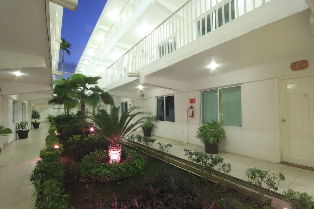 Hotel Casa Blanca 47/50