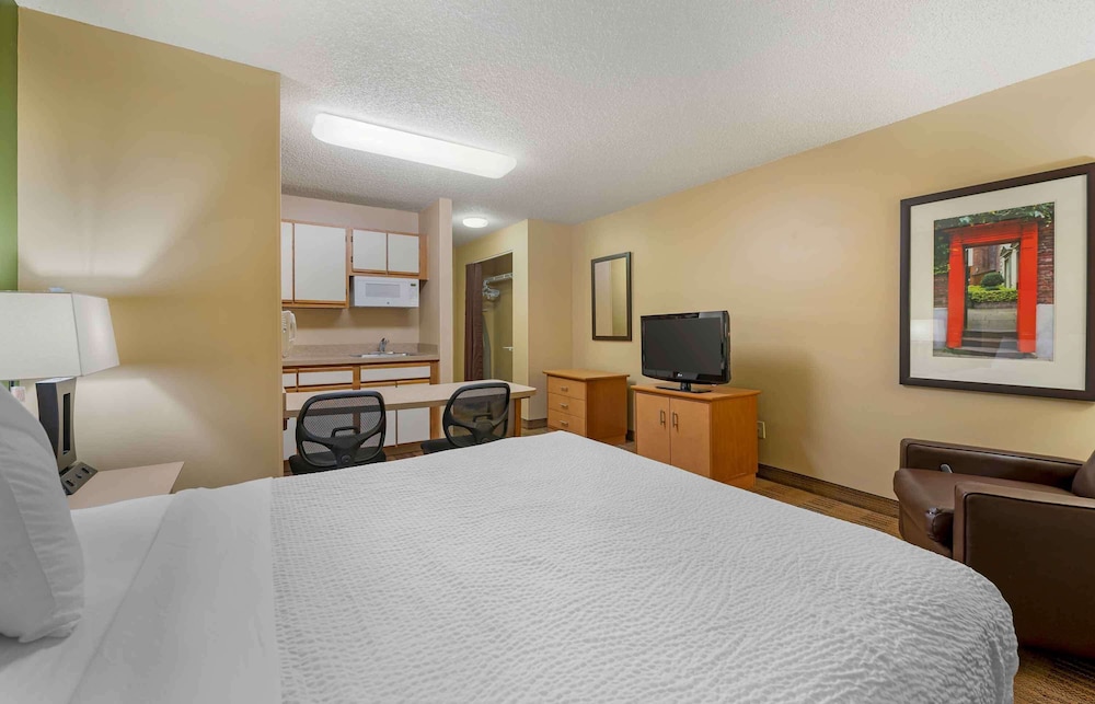 Extended Stay America - Cincinnati – Blue Ash – Reagan Hwy 8/46