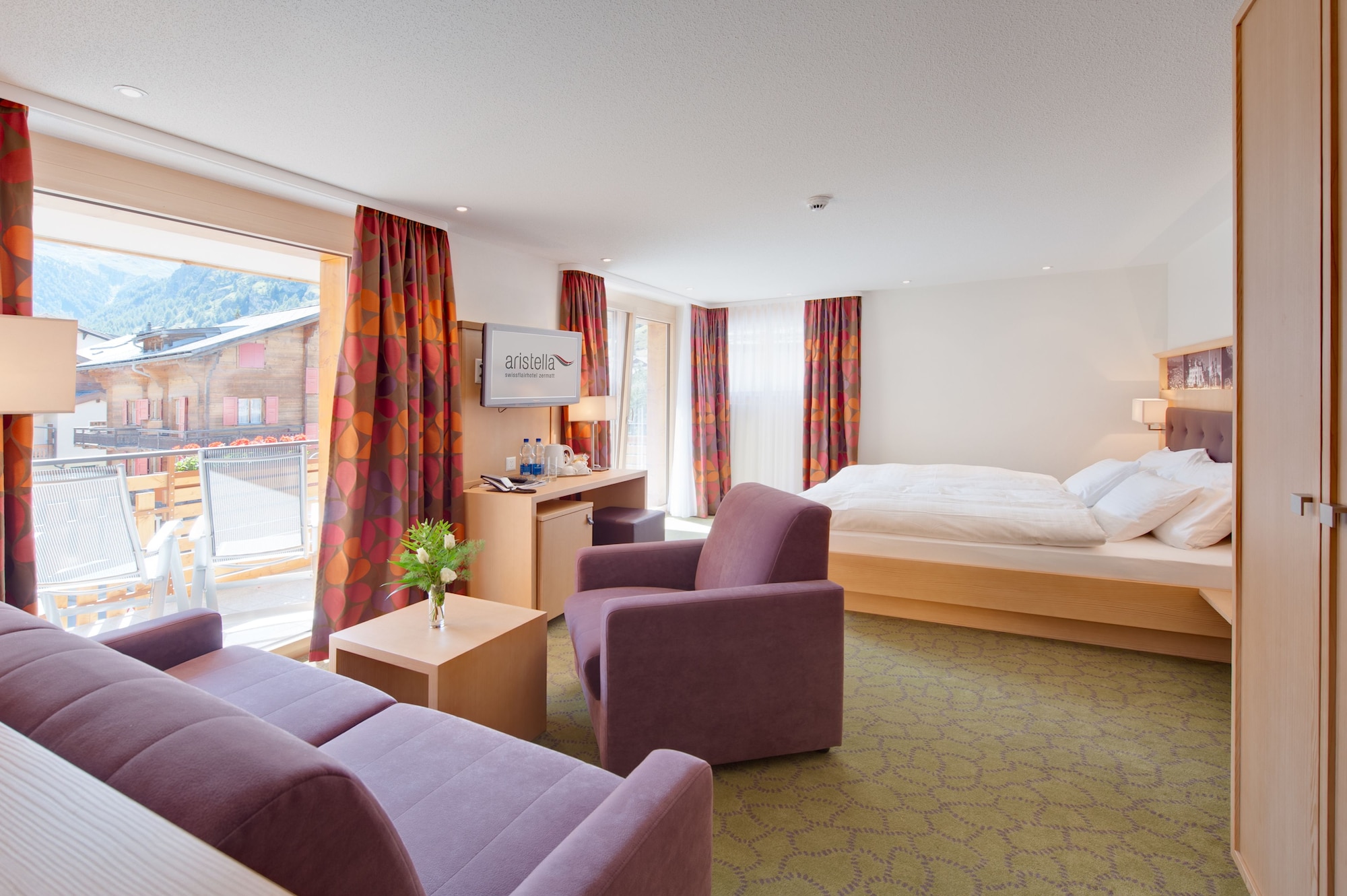 DELUXE, DOUBLE BED, MOUNTAIN VIEW, BALCONY