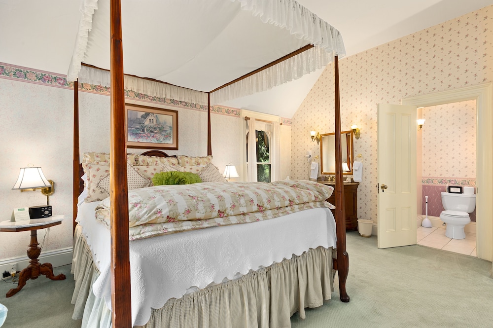 The Gables Wine Country Inn 13/50