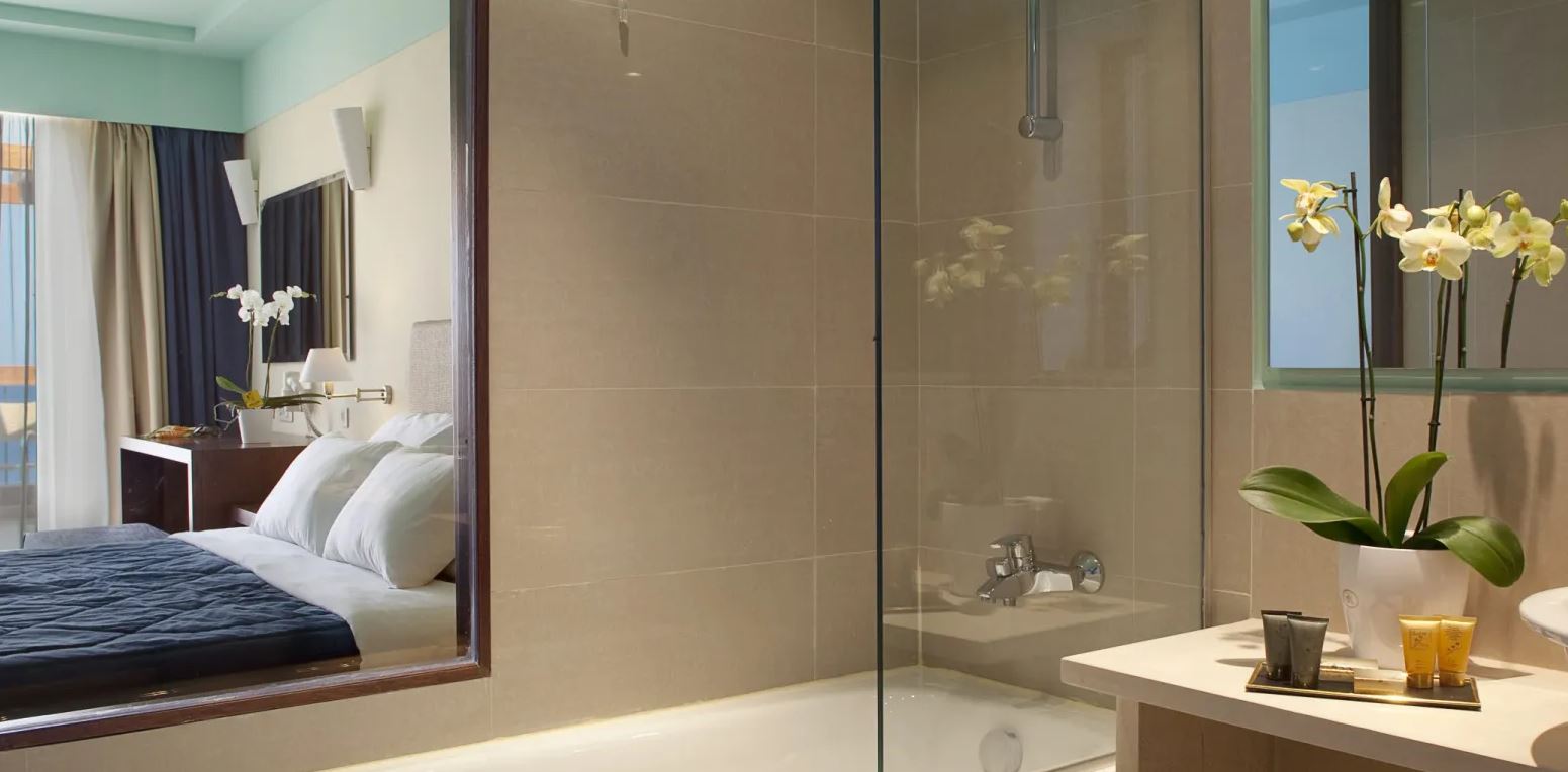 Superior, Double or Twin Bed, Lateral Side Sea View