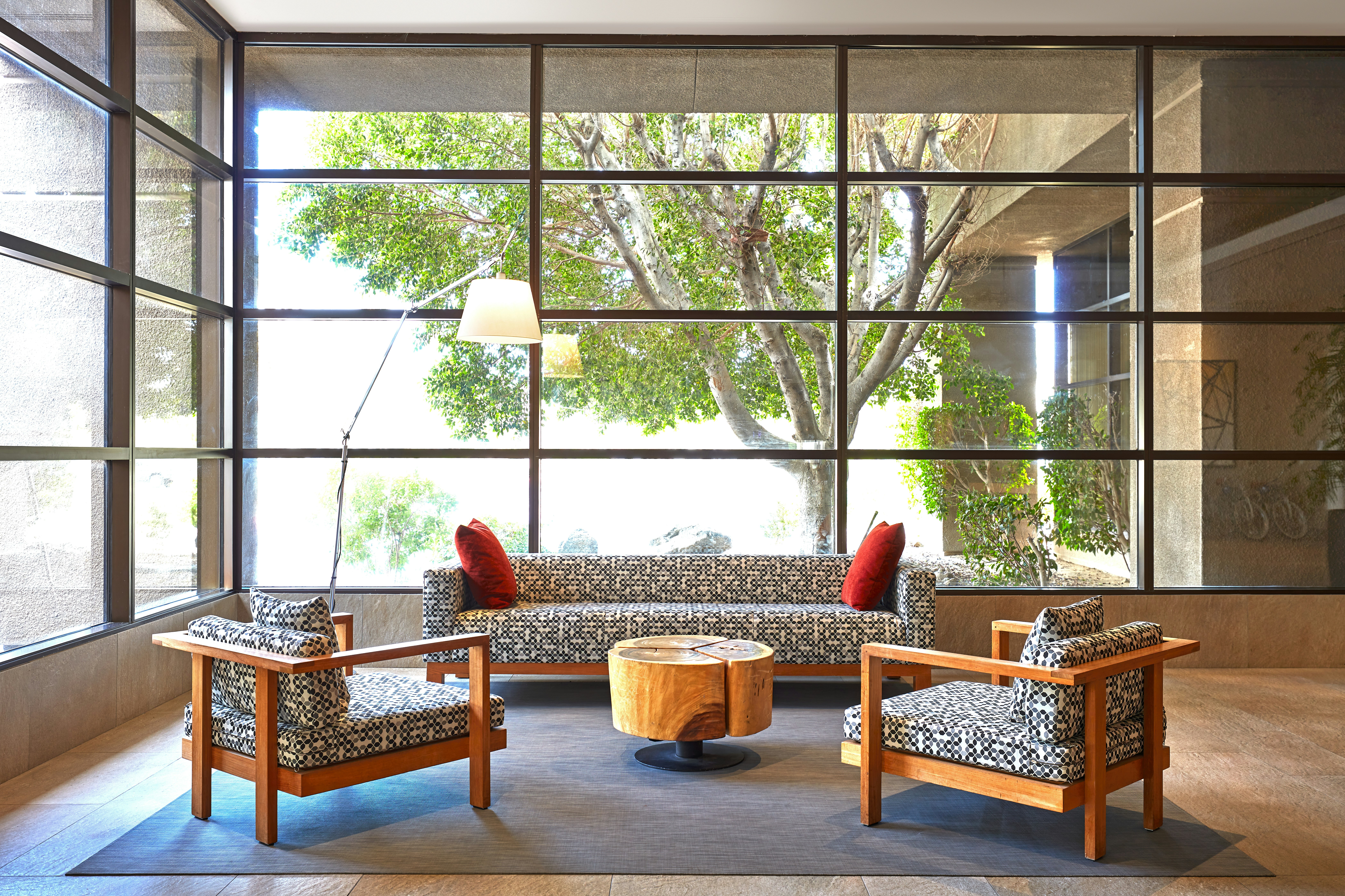 Doubletree By Hilton Golf Resort Palm Springs 34/81