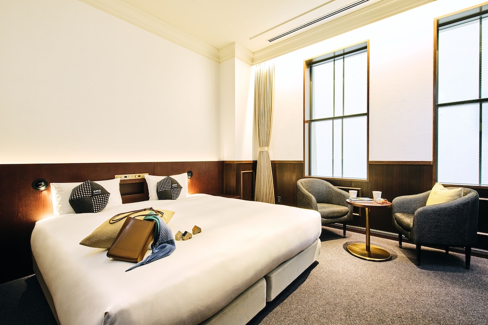SUPERIOR, KING BED