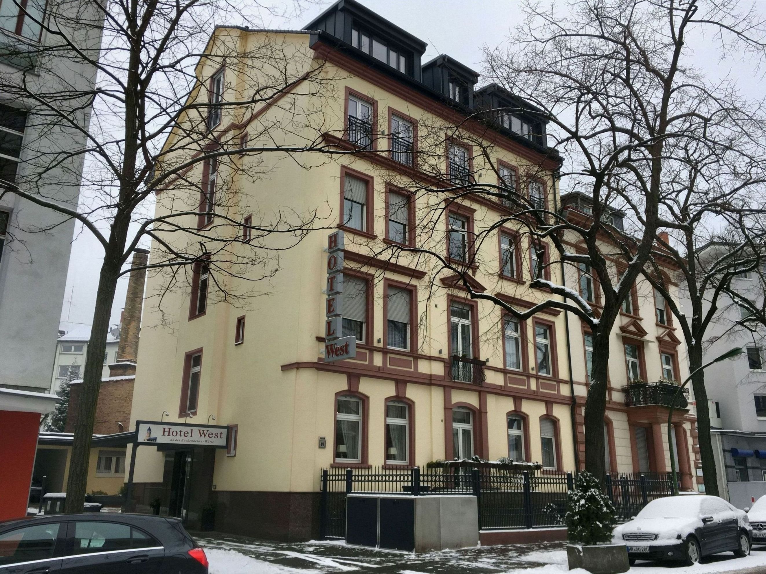 Hotel West 1/7