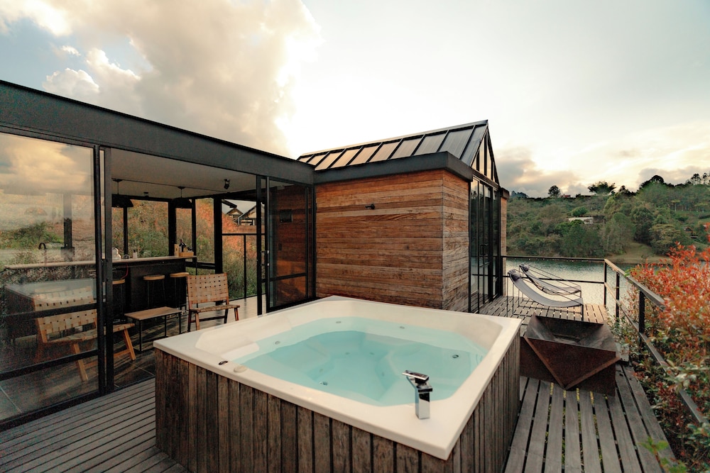 The Boato Hotel 28/46