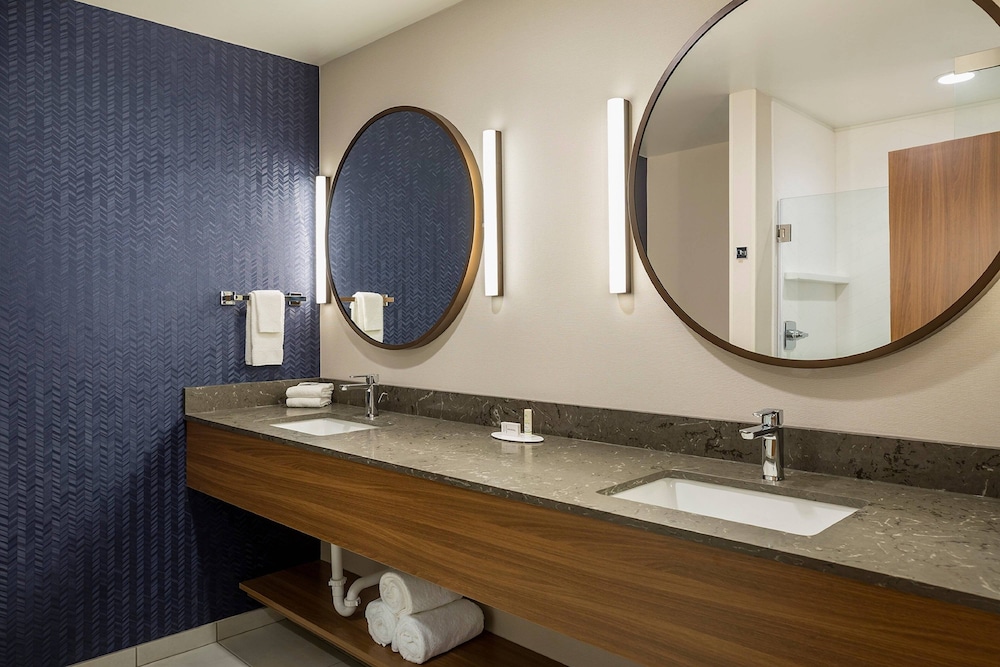 Fairfield Inn & Suites By Marriott Des Moines Downtown 30/31