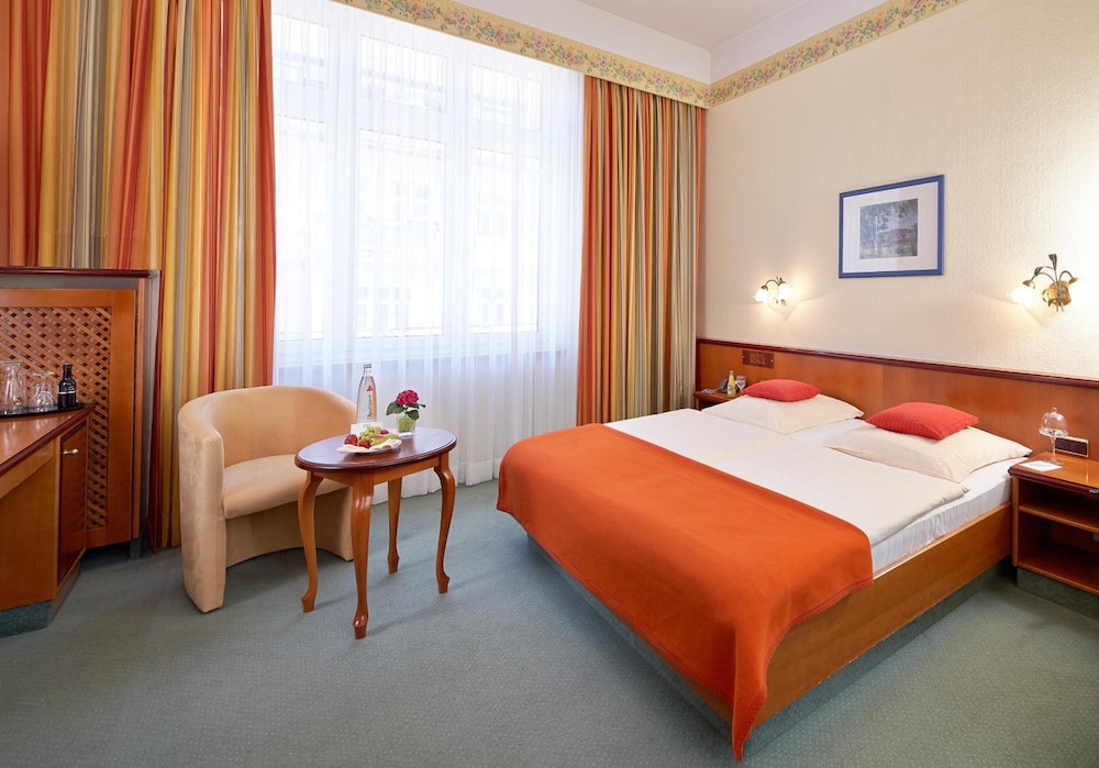 City Partner Hotel Adria 31/84