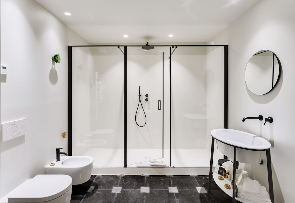 A.D.1768 Boutique Hotel 47/50