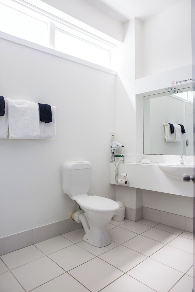 U Studios Paraparaumu, SureStay Collection by Best Western 40/46