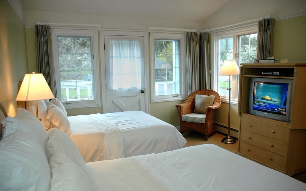 Outlook Inn On Orcas Island 10/68