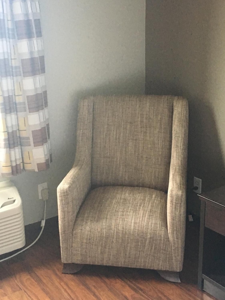 FairBridge Inn Express Monroe City 16/28