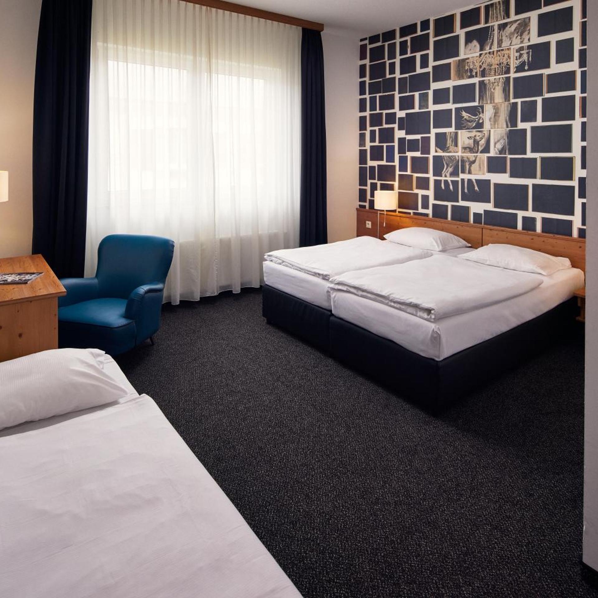 Room, Triple