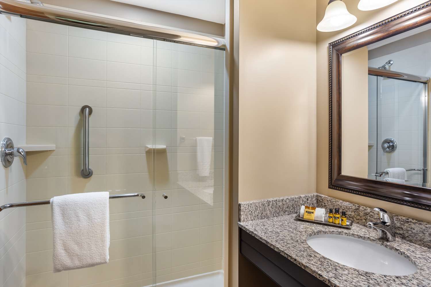 Best Western Plus Intercourse Village Inn & Suites 43/46