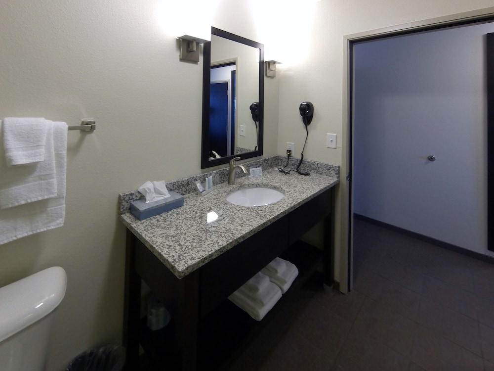 Sleep Inn & Suites Belmont / St. Clairsville 16/45