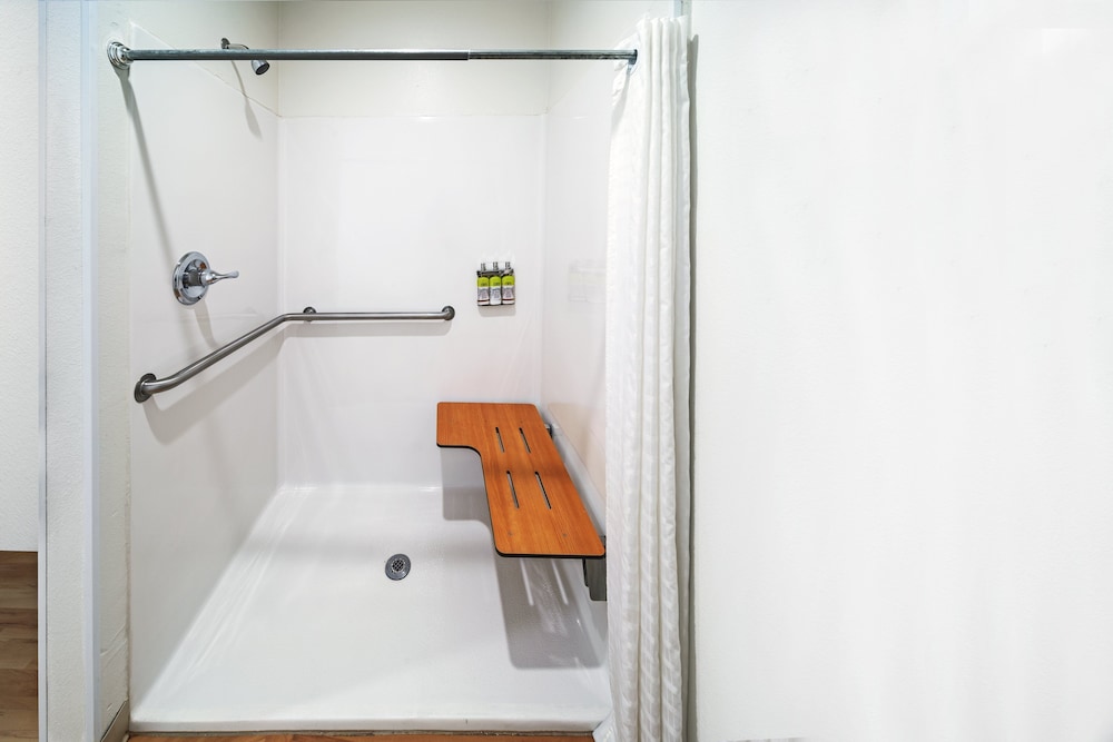 Candlewood Suites Muskogee, an IHG Hotel 24/51