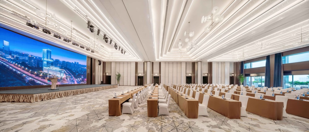 Grand Bay Hotel Chengdu 23/50