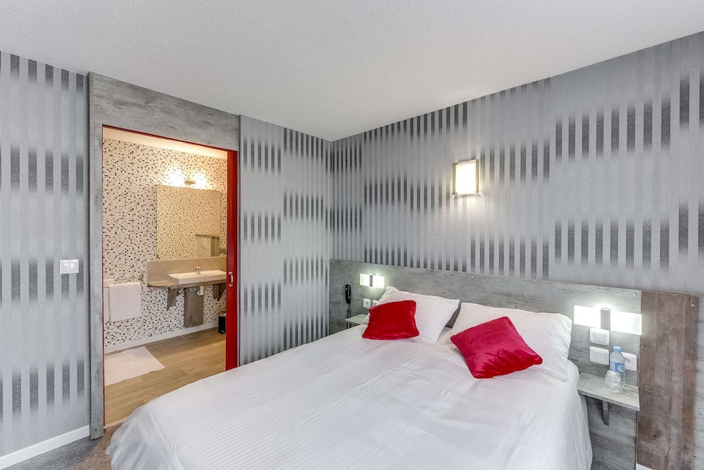 Brit Hotel Confort Thouars 15/48