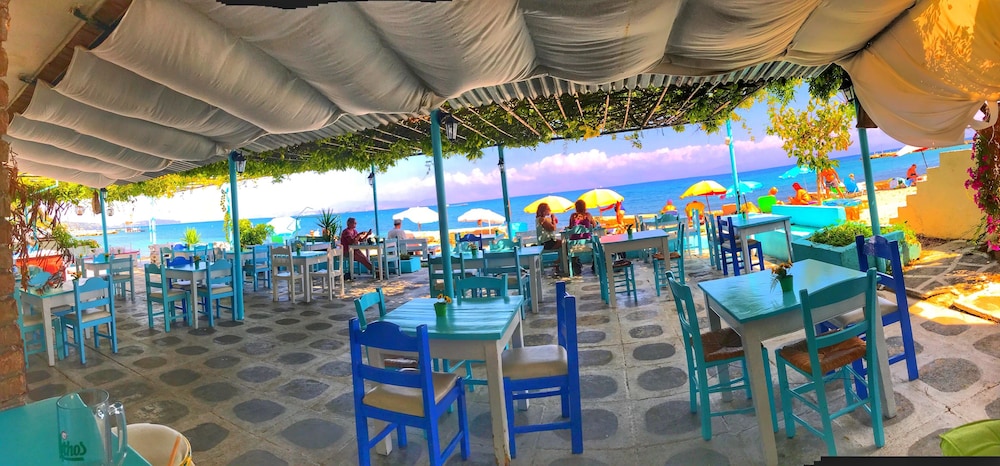Avra Budget Beach Hotel 51/66