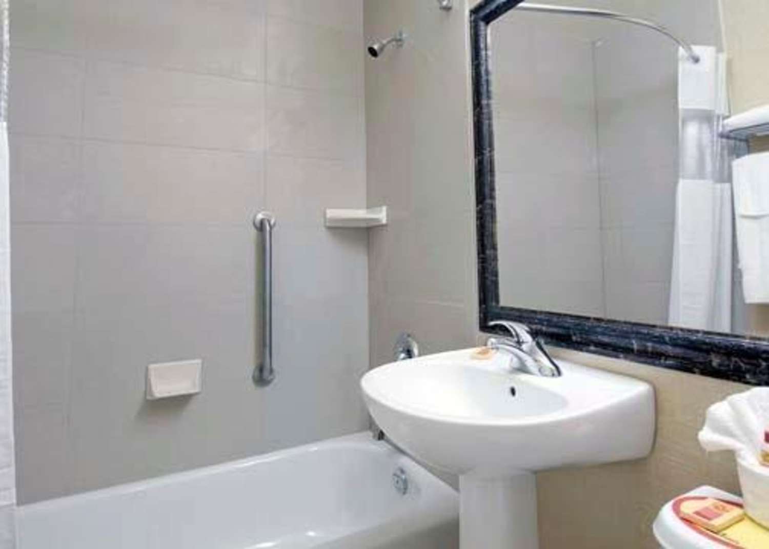 Econo Lodge City Centre Kingston 7/7